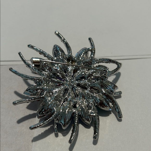 Multicolor Crystal Flower Brooch - Picture 2 of 3